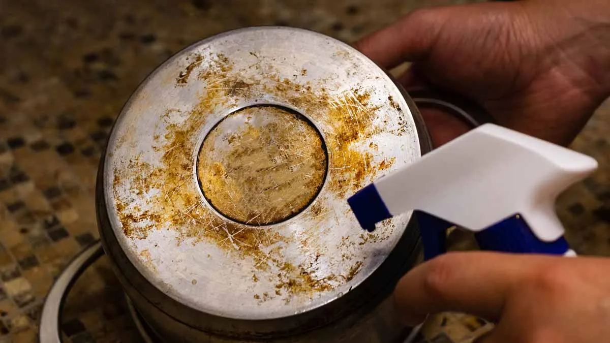 De strijd tegen aangebrande pannen: natuurlijk aanpakken